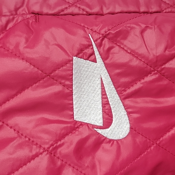 CJ6256-620 NIKE Red berry Quilted Jogger Pants - Picture 3 of 9